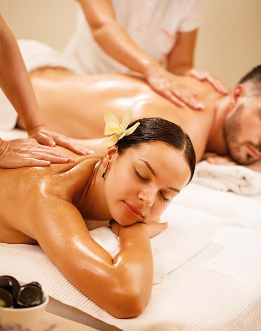 Regalos_para_novias_y_novios_ideas_experiencias_y_detalles_que_enamoran_plan_romantico_spa_parejas